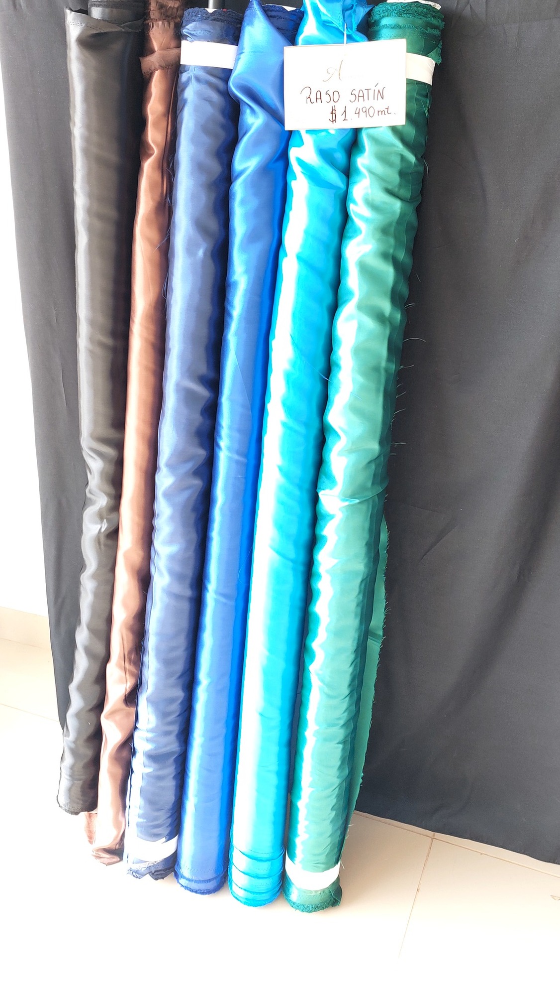 Rollos de raso satín de colores en Amangust